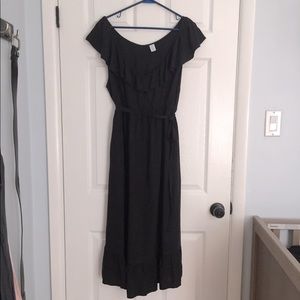SizeL Black Maternity Dress, Ruffle Hem, neckline